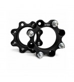 Distantier ATV 40 mm 4x110 centrare 90.2 cu 8 piulite M10x1.25 set 2 bucati aluminiu forjat negru Cod: DST8002