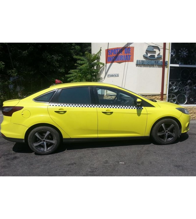 Perdele-interior-Ford-Focus-2011-sedan