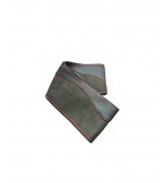 Husa volan cu ac si ata  imitatie piele si  alcantara  , marime M, culoare Negru cusatura rosie  Cod: WK-1011