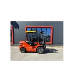 Motostivuitor second hand capacitate 3000 Kg inaltime ridicare 4500 mm cu 3 manete  Cod: BK98114