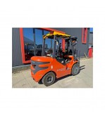 Motostivuitor second hand capacitate 3000 Kg inaltime ridicare 4500 mm cu 3 manete  Cod: BK98114